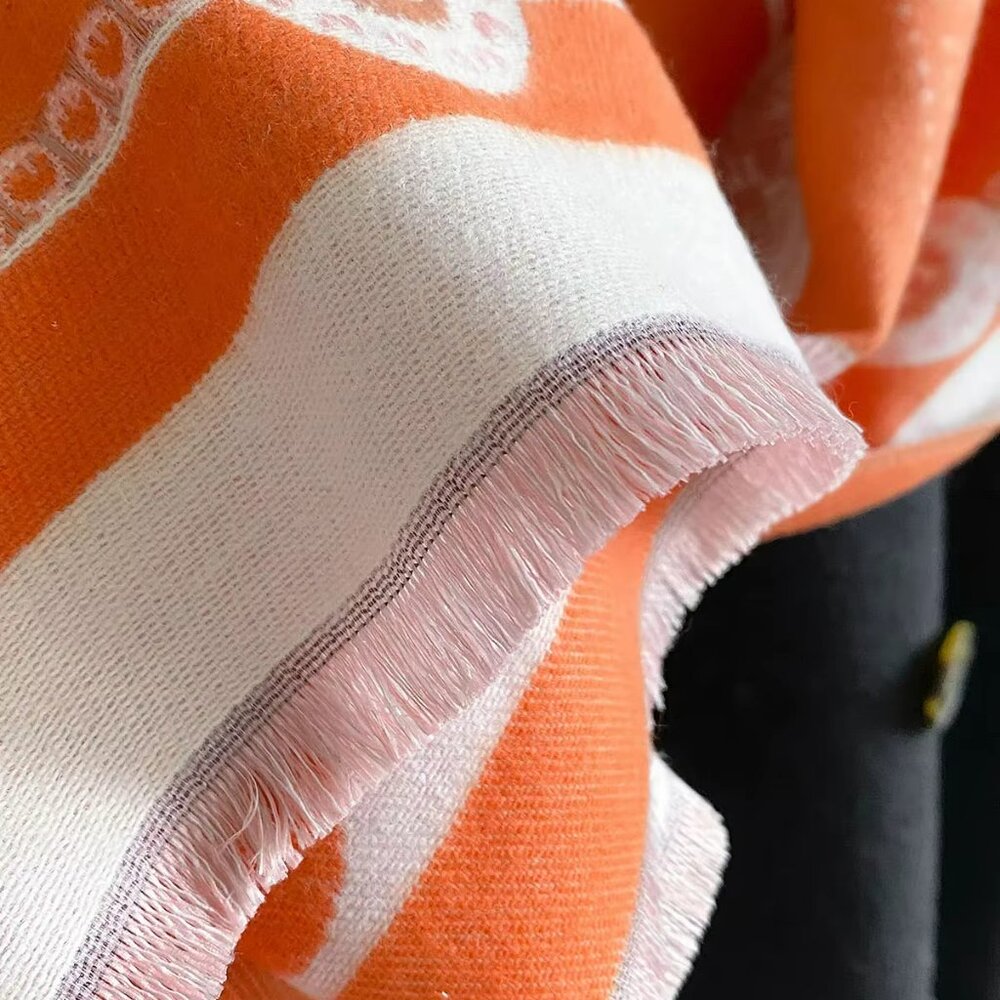 NEW! EXQUISITE CASHMERE BLEND SCARF WRAP - Picture 5 of 9